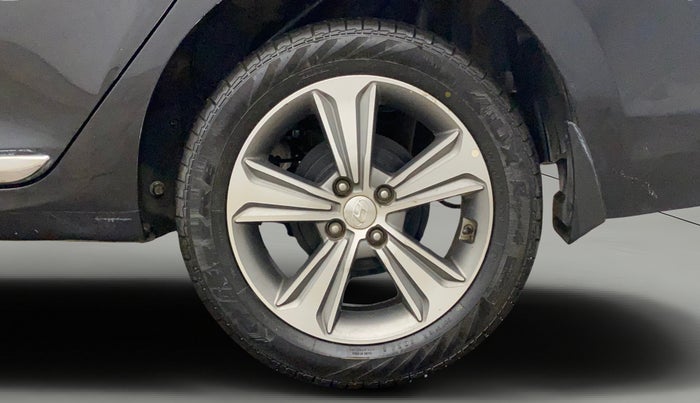 2018 Hyundai Verna 1.6 VTVT SX, Petrol, Manual, 74,702 km, Left Rear Wheel