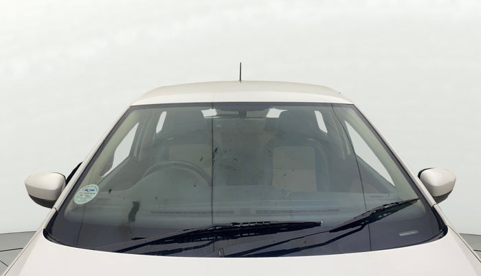 2015 Volkswagen Polo HIGHLINE1.2L, Petrol, Manual, 60,926 km, Front Windshield