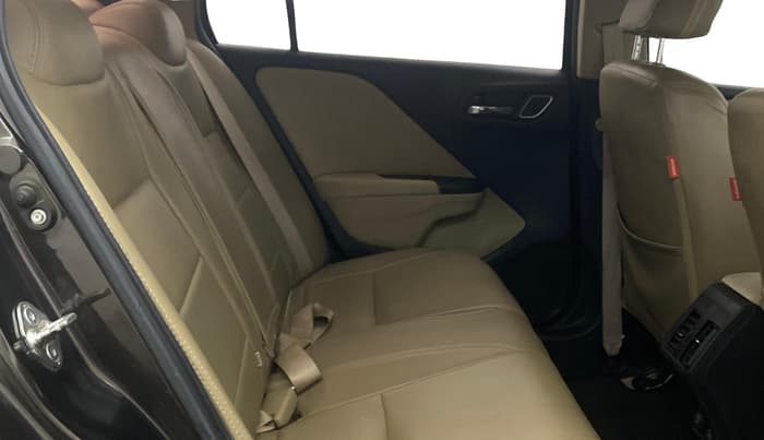 2022 Honda City 1.5L I-VTEC V MT 5TH GEN, Petrol, Manual, 35,371 km, Right Side Rear Door Cabin