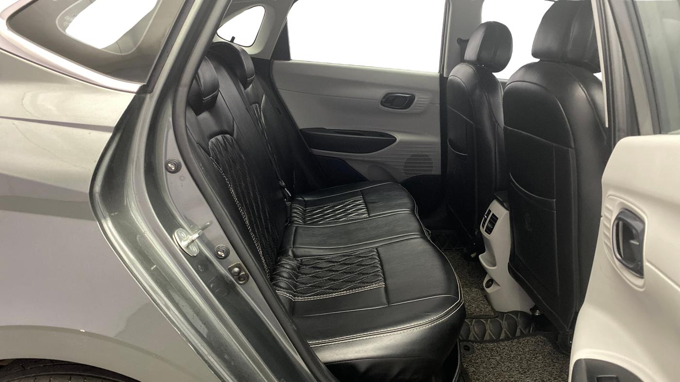 2023 Hyundai NEW I20 SPORTZ 1.2 IVT, Petrol, Automatic, 38,313 km, Right Side Rear Door Cabin