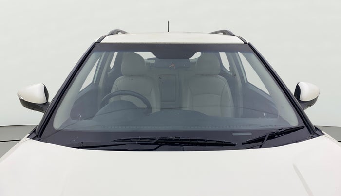 2023 Mahindra XUV300 W8 (O) 1.5 DIESEL AMT, Diesel, Automatic, 90,866 km, Front Windshield