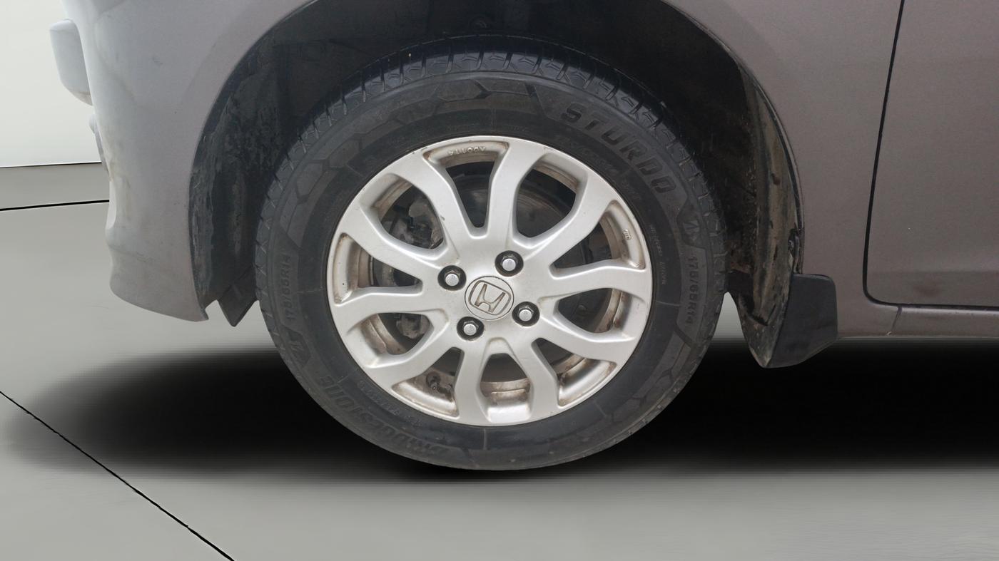 2015 Honda Amaze 1.2L I-VTEC VX, Petrol, Manual, 1,23,697 km, Left Front Wheel