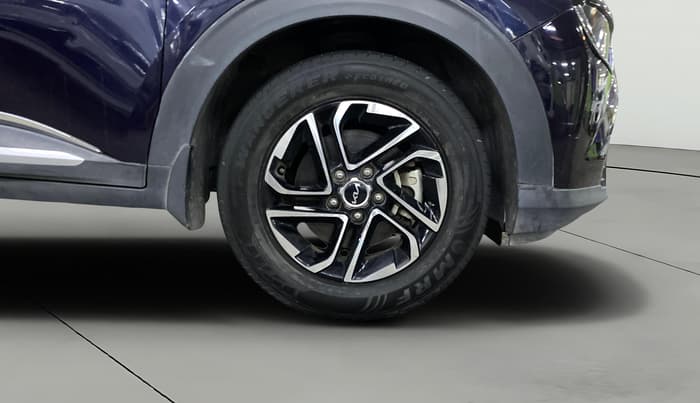 2022 KIA CARENS LUXURY PLUS 1.4 PETROL 7 STR, Petrol, Manual, 42,324 km, Right Front Wheel