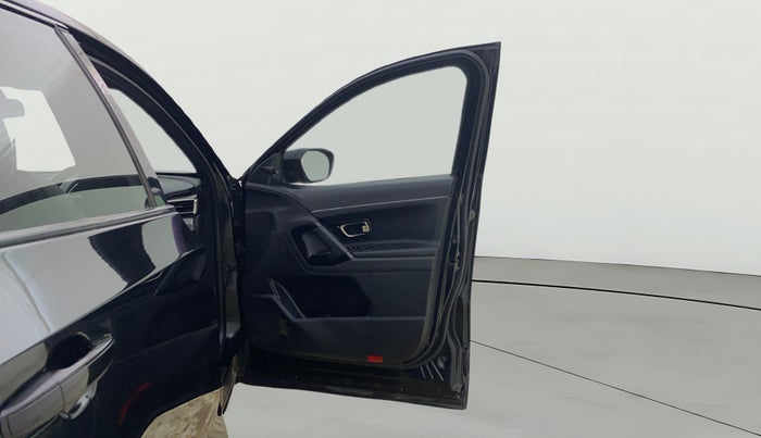 2022 Tata Harrier XZ PLUS 2.0L DARK EDITION, Diesel, Manual, 76,852 km, RHS Front Door