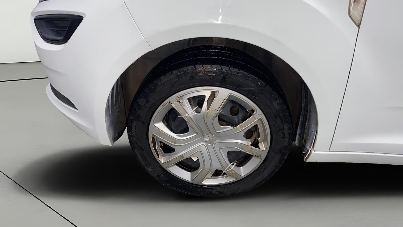 2021 Tata ALTROZ XM PLUS PETROL, Petrol, Manual, 65,950 km, Left Front Wheel