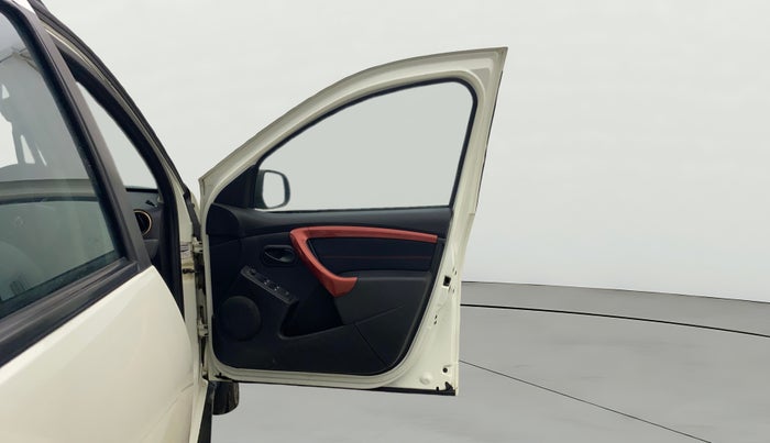 2017 Renault Duster RXS CVT, Petrol, Automatic, 61,503 km, RHS Front Door