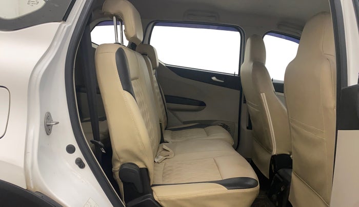 2022 Renault TRIBER RXZ, Petrol, Manual, 21,168 km, Right Side Rear Door Cabin