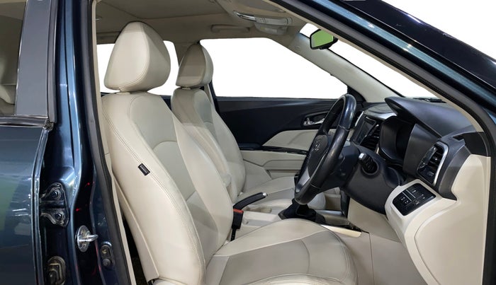 2019 Mahindra XUV300 W8 (O) 1.5 DIESEL, Diesel, Manual, 57,422 km, Right Side Front Door Cabin