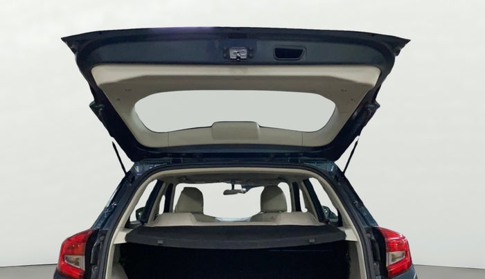 2022 Mahindra XUV300 W6 1.5 DIESEL AMT, Diesel, Automatic, 17,740 km, Boot Door Open