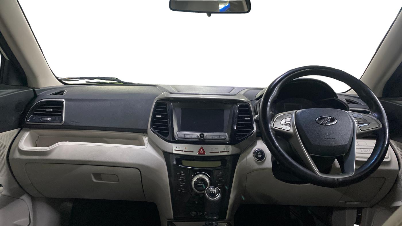 2021 Mahindra XUV300 W8 1.2 PETROL, Petrol, Manual, 67,784 km, Dashboard