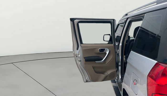 2017 Mahindra TUV300 T10, Diesel, Manual, 1,16,846 km, LHS Rear Door