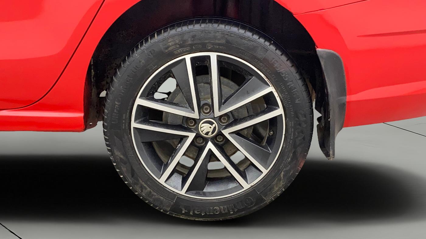 2019 Skoda Rapid STYLE 1.6 MPI AT, Petrol, Automatic, 79,104 km, Left Rear Wheel