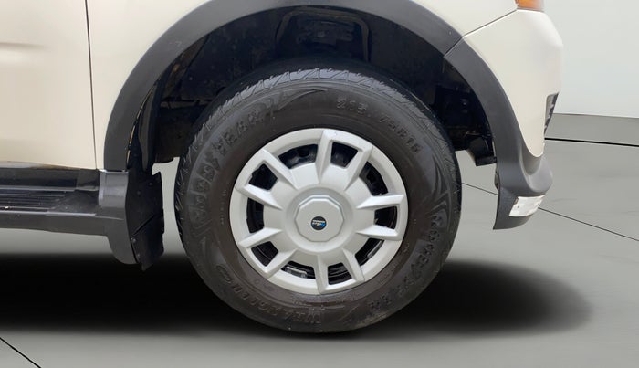 2019 Mahindra Xylo H4 BS IV, Diesel, Manual, 1,27,579 km, Right Front Wheel