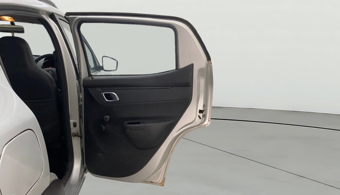 2018 Renault Kwid RXT 1.0 AMT (O), CNG, Automatic, 62,800 km, RHS Rear Door