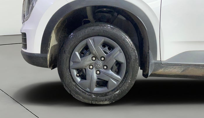 2023 Hyundai VENUE SX(O) 1.0 Turbo DCT Knight Edition, Petrol, Automatic, 42,595 km, Left Front Wheel