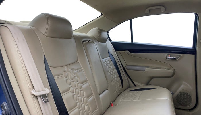 2017 Maruti Ciaz DELTA 1.4 MT PETROL, CNG, Manual, 1,21,751 km, Right Side Rear Door Cabin