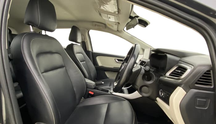 2022 Tata ALTROZ XZ PLUS PETROL, CNG, Manual, 1,27,862 km, Right Side Front Door Cabin