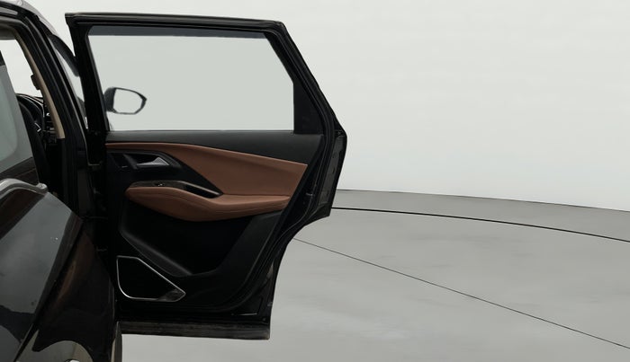 2023 MG HECTOR PLUS SAVVY PRO 1.5 TURBO CVT 7 STR, Petrol, Automatic, 62,175 km, RHS Rear Door