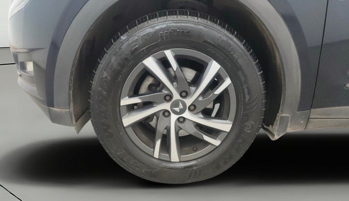 2023 Mahindra XUV700 AX 5 P MT 7 STR, Petrol, Manual, 13,935 km, Left Front Wheel