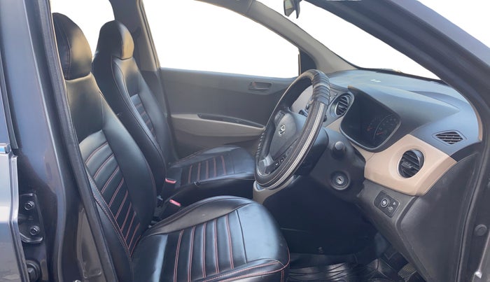 2019 Hyundai Grand i10 MAGNA 1.2 KAPPA VTVT, CNG, Manual, 79,602 km, Right Side Front Door Cabin