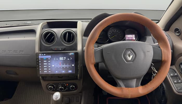 2016 Renault Duster RXE PETROL, Petrol, Manual, 49,565 km, Steering Wheel Close Up