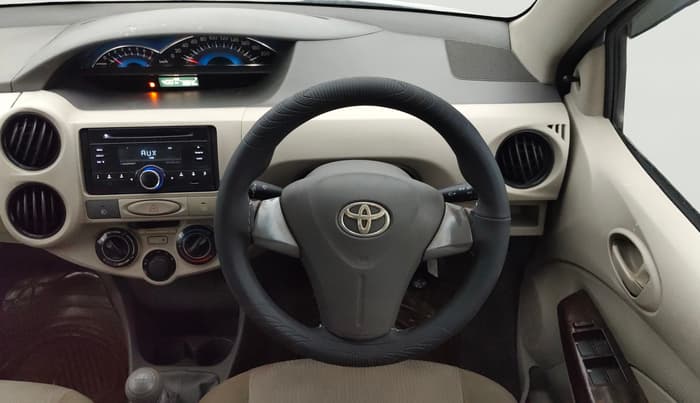 2015 Toyota Etios Liva GD, Diesel, Manual, 1,30,548 km, Steering Wheel Close Up
