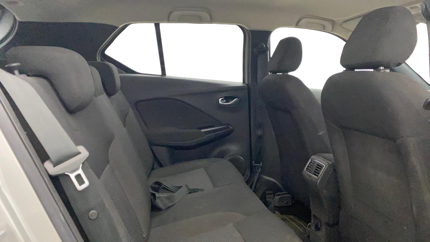 2019 Nissan Kicks XL 1.5, Petrol, Manual, 63,751 km, Right Side Rear Door Cabin
