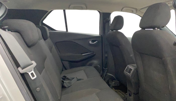 2019 Nissan Kicks XL 1.5, Petrol, Manual, 63,751 km, Right Side Rear Door Cabin
