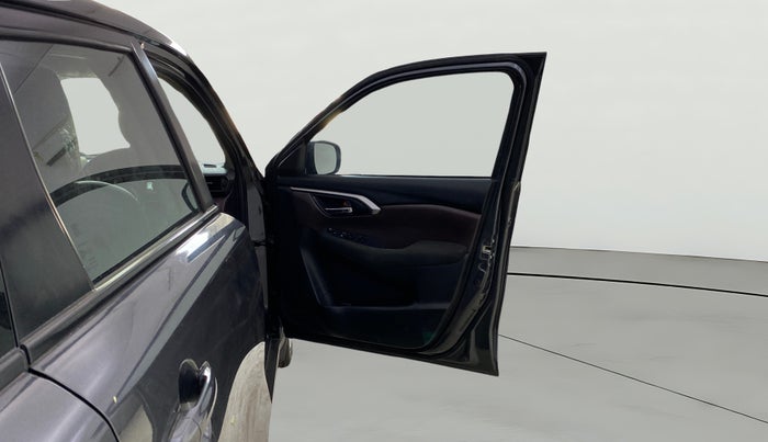 2024 Maruti Grand Vitara SIGMA SMART HYBRID, Petrol, Manual, 25,788 km, RHS Front Door