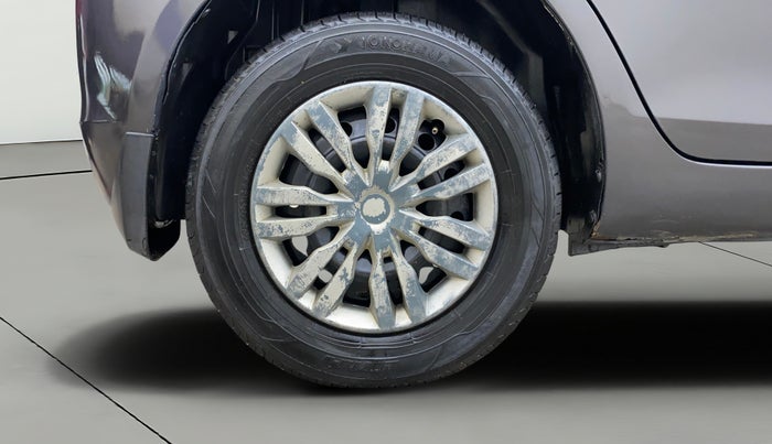 2015 Maruti Swift VXI, Petrol, Manual, 1,00,670 km, Right Rear Wheel