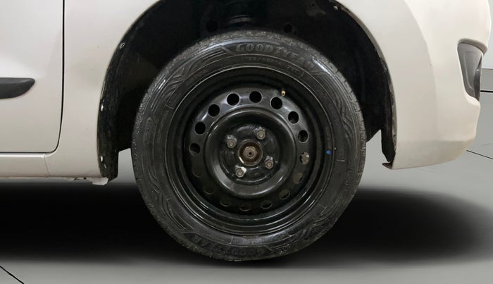 2017 Maruti Wagon R 1.0 VXI, Petrol, Manual, 97,744 km, Right Front Wheel