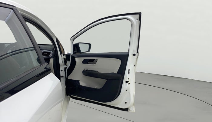 2024 Tata ALTROZ XZ CNG, CNG, Manual, 23,376 km, RHS Front Door