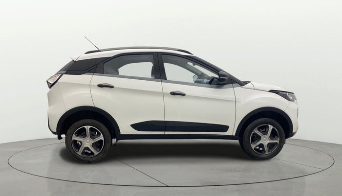 2021 Tata NEXON XM SUNROOF PETROL, Petrol, Manual, 32,181 km, Right Side View