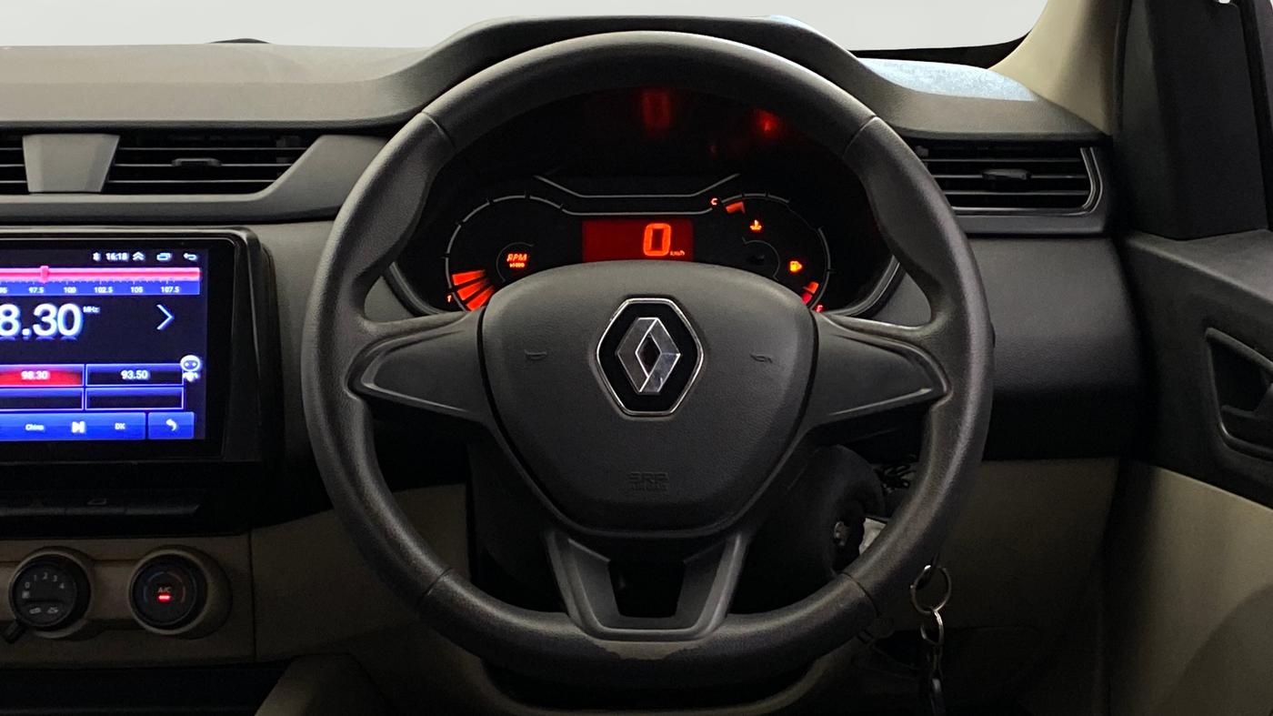 2020 Renault TRIBER RXE MT, Petrol, Manual, 43,597 km, Steering Wheel Close Up