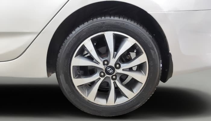 2014 Hyundai Verna FLUIDIC 1.6 VTVT SX, Petrol, Manual, 63,044 km, Left Rear Wheel