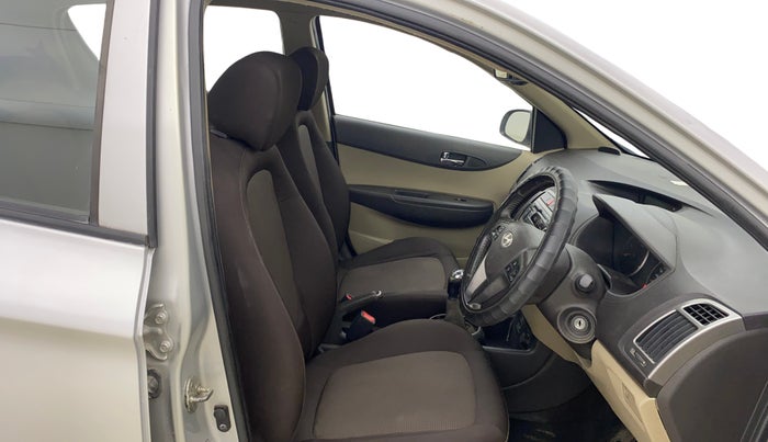 2013 Hyundai i20 SPORTZ 1.4 CRDI, Diesel, Manual, 45,317 km, Right Side Front Door Cabin