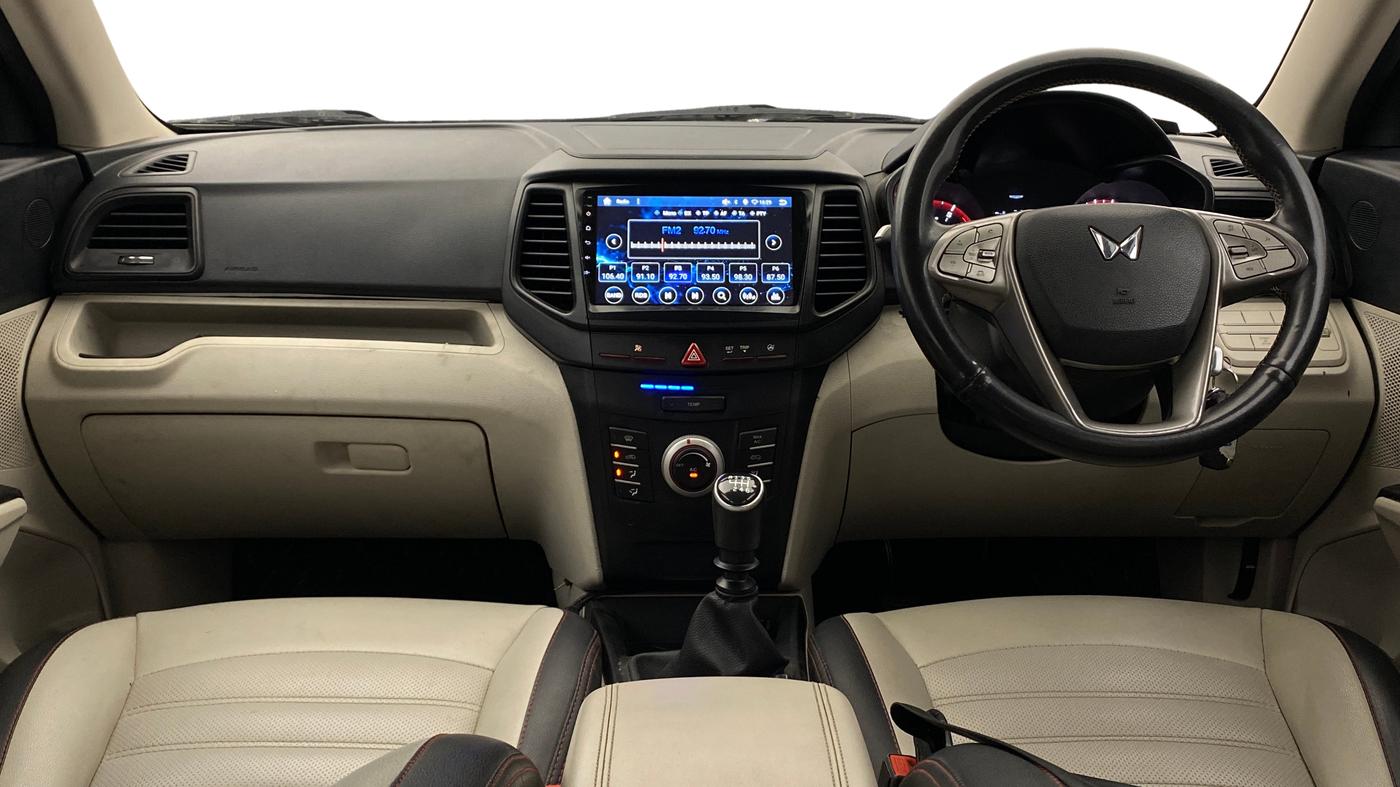 2022 Mahindra XUV300 W4 1.2 PETROL, Petrol, Manual, 1,08,779 km, Dashboard