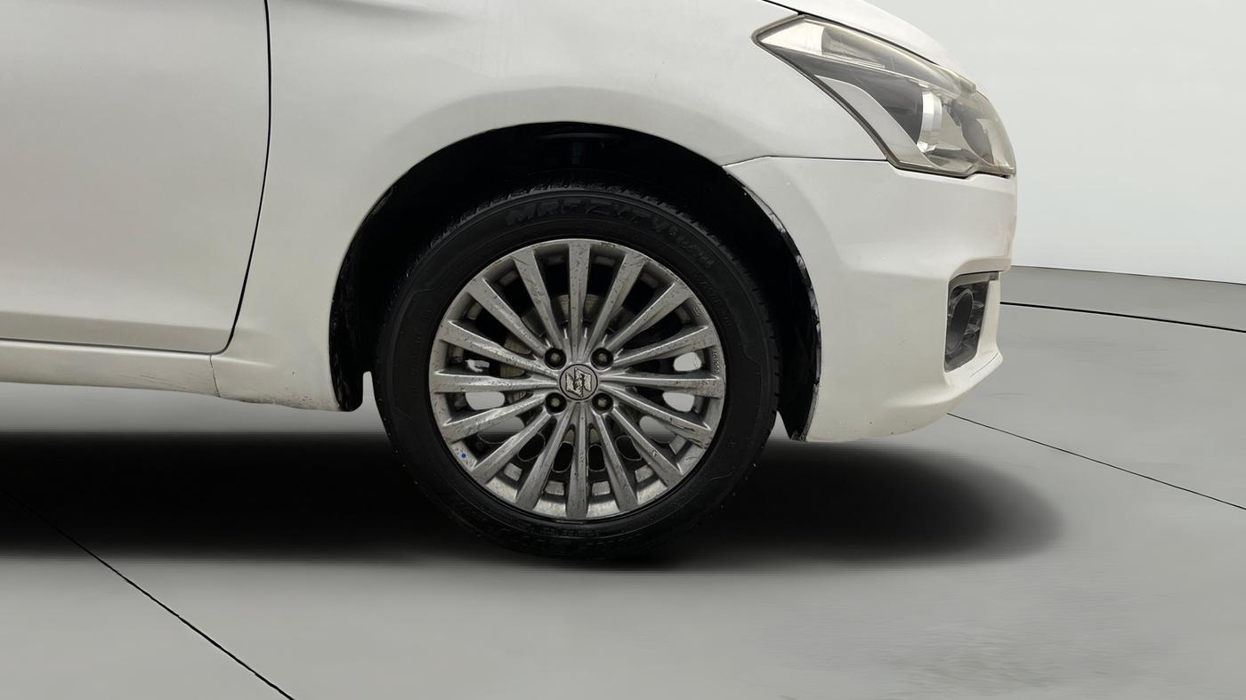 2015 Maruti Ciaz ZXI+, Petrol, Manual, 1,16,097 km, Right Front Wheel