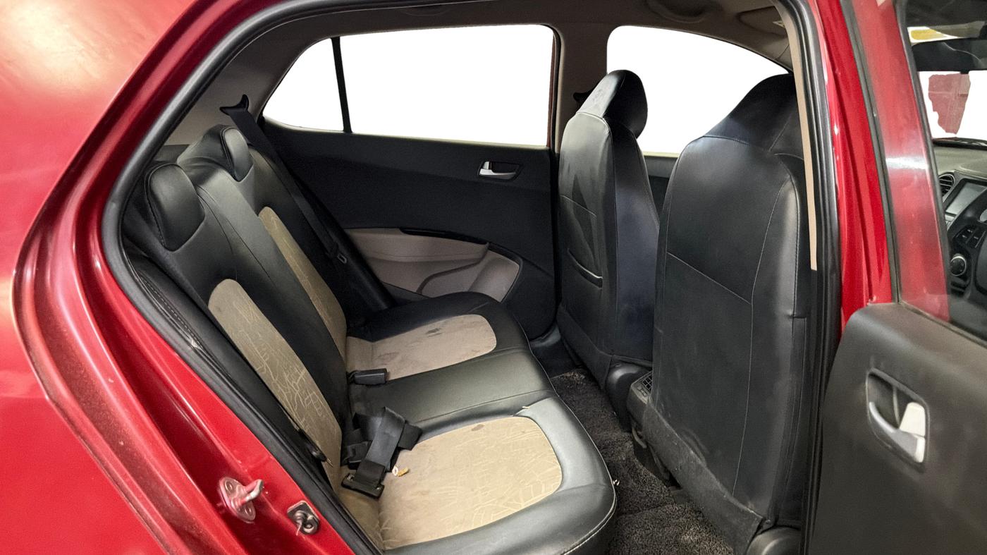2018 Hyundai Grand i10 SPORTZ 1.2 KAPPA VTVT, Petrol, Manual, 30,070 km, Right Side Rear Door Cabin