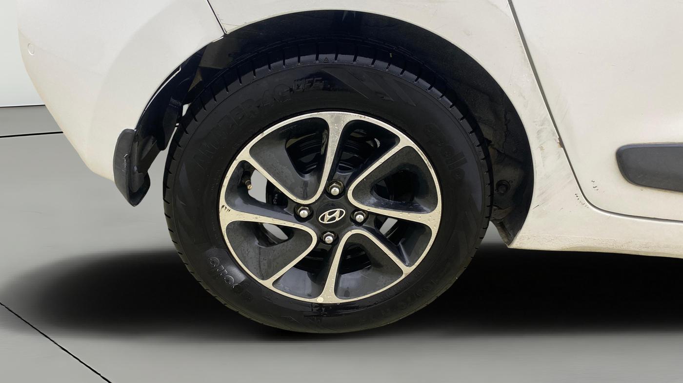2017 Hyundai Grand i10 SPORTZ (O) AT 1.2 KAPPA VTVT, Petrol, Automatic, 50,189 km, Right Rear Wheel