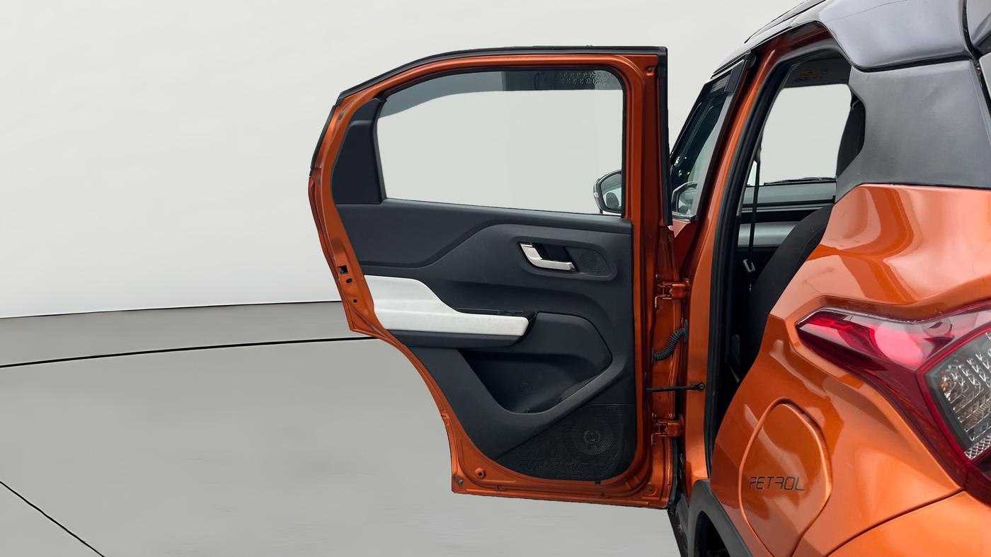 2022 Tata PUNCH CREATIVE  AMT, Petrol, Automatic, 30,558 km, LHS Rear Door