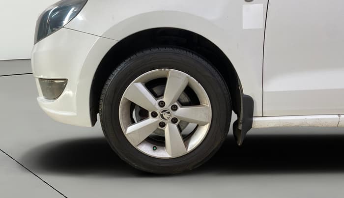 2015 Skoda Rapid ELEGANCE 1.6 MPI MT, Petrol, Manual, 1,27,039 km, Left Front Wheel