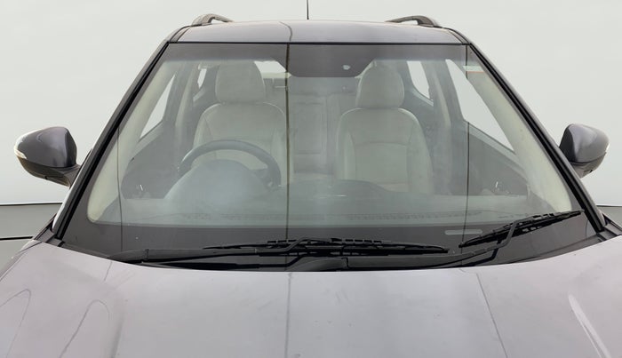 2022 Mahindra XUV300 W8 (O) 1.2 PETROL, Petrol, Manual, 46,114 km, Front Windshield