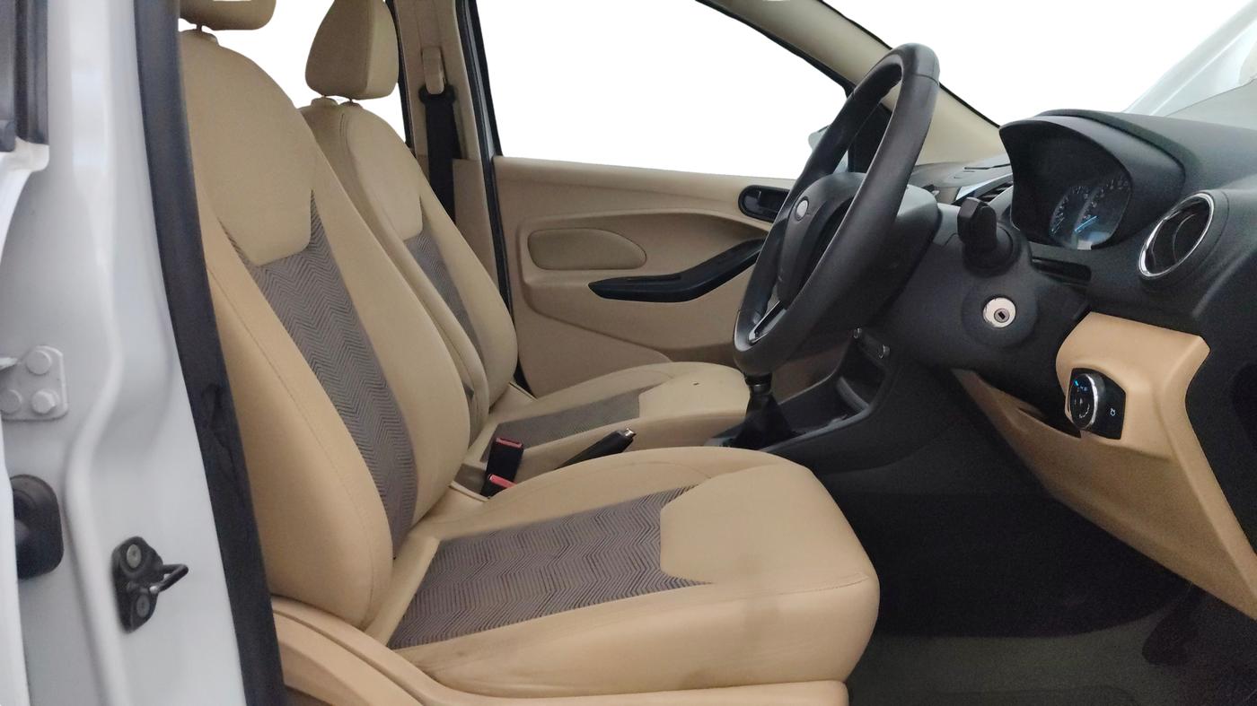 2016 Ford Figo Aspire TITANIUM 1.2 PETROL, Petrol, Manual, 83,026 km, Right Side Front Door Cabin