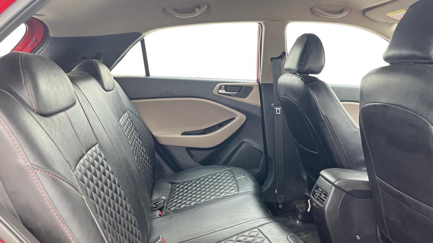 2017 Hyundai Elite i20 SPORTZ 1.2, Petrol, Manual, 51,417 km, Right Side Rear Door Cabin