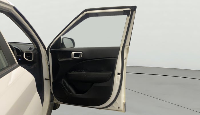 2020 Hyundai VENUE S 1.2, Petrol, Manual, 52,243 km, RHS Front Door