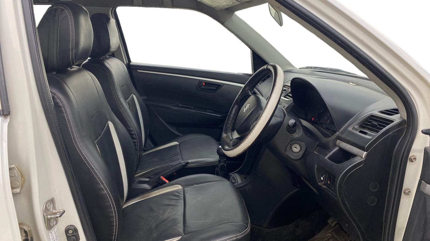 2016 Maruti Swift LXI, CNG, Manual, 95,263 km, Right Side Front Door Cabin