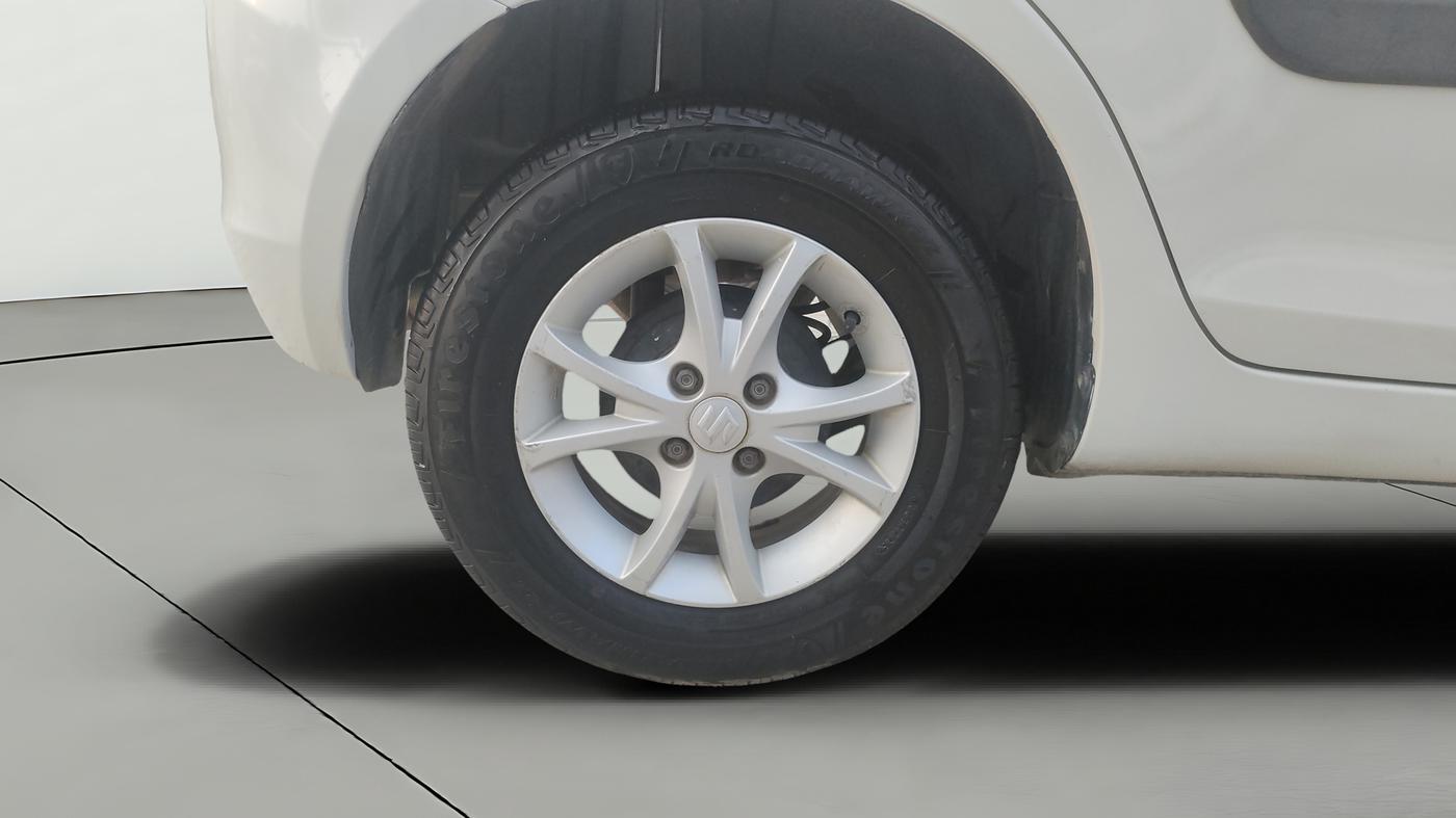 2014 Maruti Swift VXI, Petrol, Manual, 95,449 km, Right Rear Wheel