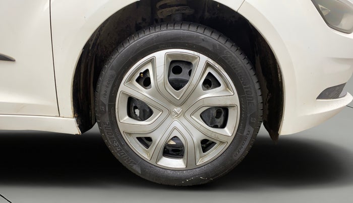 2023 Tata ALTROZ XM PLUS CNG, CNG, Manual, 83,684 km, Right Front Wheel