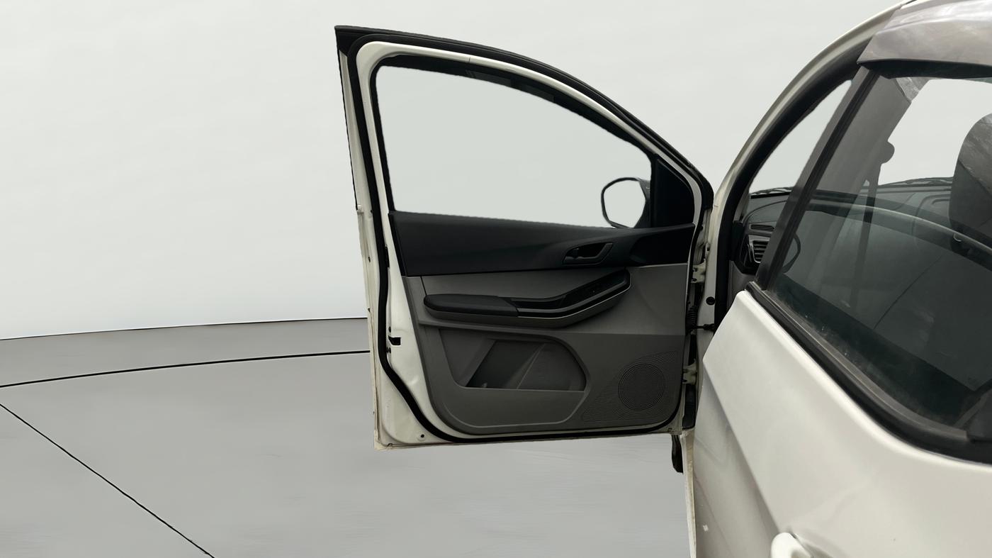 2022 Tata Tiago XT PETROL, Petrol, Manual, 31,544 km, LHS Front Door